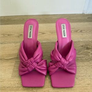 Steve Madden Fuchsia Ismay Knotted Mules